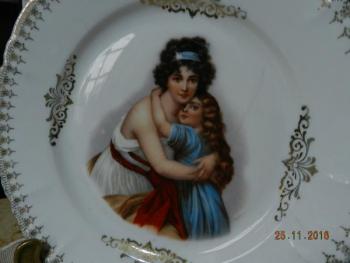 Talíř s matkou a dcerkou Talíř s matkou a dcerkou